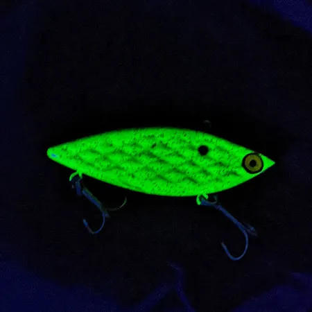 Strike King Diamond Shad UV (світиться в ультрафіолеті), Шартрез UV, 14 г, воблер #17171