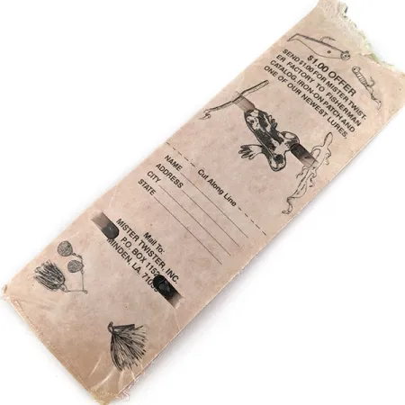 Mister Twister Buzz worm, red/black core, до рибалки #18833