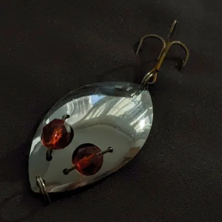 Herter's Glass Eye Spoon, нікель/червоні очі, 11 г, блесна коливалка (колебалка) #22959