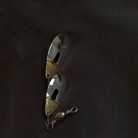 Marathon June-Bug Tandem Spinner, нікель/червоний, 8 г, блешня оберталка (вертушка) #23202