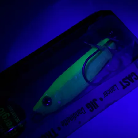 Luhr Jensen Crippled Herring UV (світиться в ультрафіолеті та в темряві), білий/зелений UV Glow - світиться в темряві та ультрафиолете, 21 г, блесна коливалка (колебалка) #5921